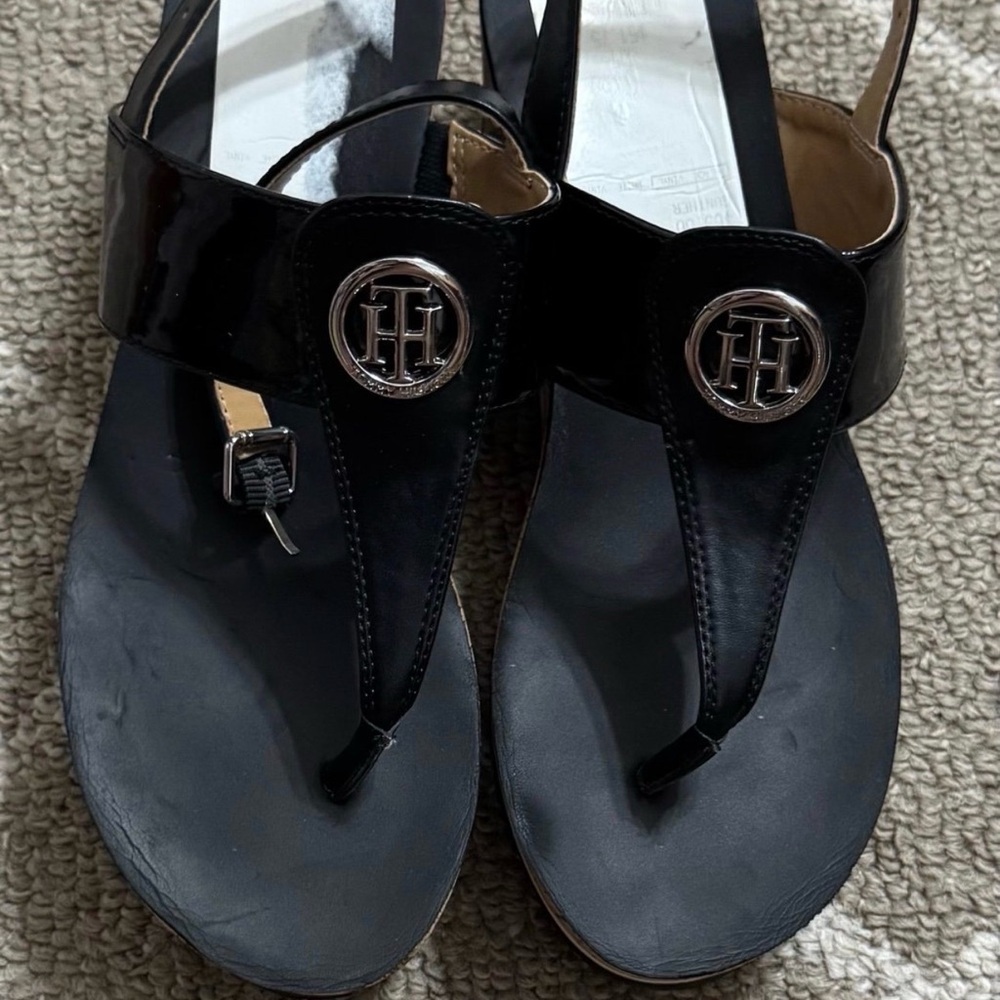 Tommy Hill Finger Black Sandals with Logo Detail size 8.5